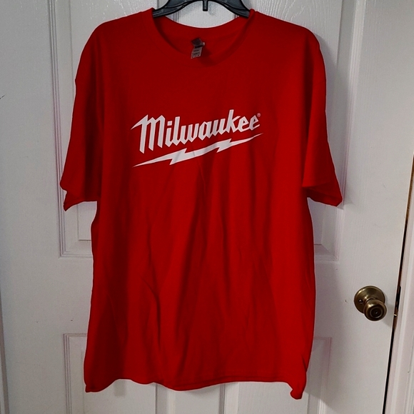 Gildan Other - Gildan Milwaukee Lightning Bolt Mens Red Short Sleeve Tshirt 100% Cotton NWOT XL